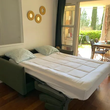 Cap Esterel Famille - Multisports- 4 Personnes En Rez De Jardin - Vue -terrasse -parking -