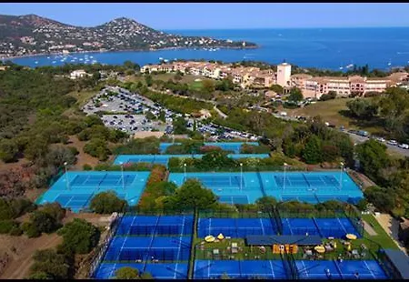 Club Multisports Inclus Piscine Chauffee Jusqu'au 02 Novembre,cap Esterel Tres Spacieux En Rez De Jardin Appartement