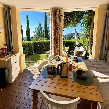 Avec Jardin Et Terrasse - Vue -parking -piscine Chauffee 04 Avril & 01 Novembre - En Front De Saint-Raphael (Var)